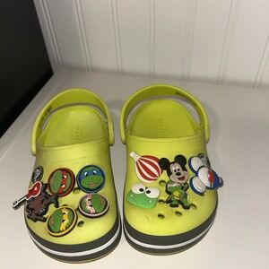 Crocs Children Size C 10 Yellow/Green With Jibbitz